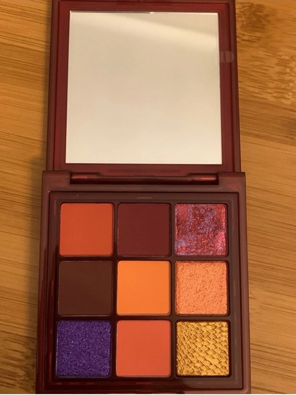 Huda Beauty Wild Chameleon Eyeshadow Palette - New in Box